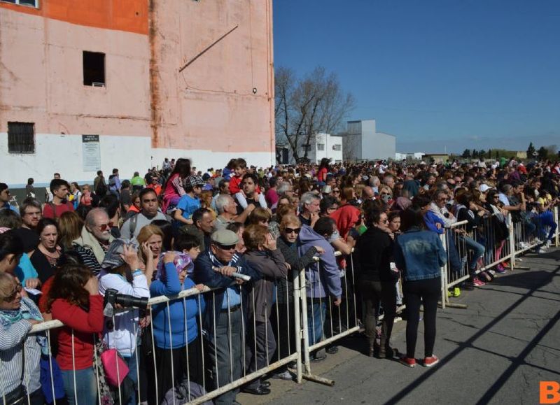 Gran caudal de gente se hizo presente