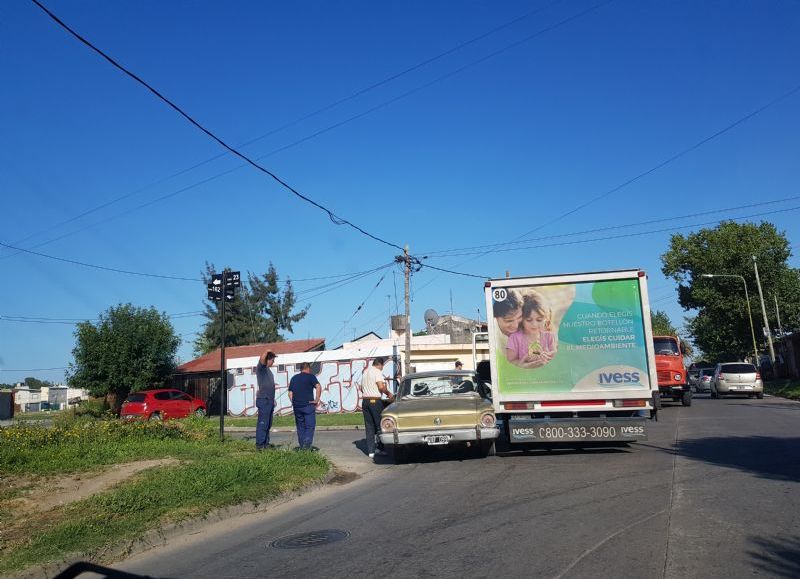 Protagonizado por un Falcon y un camión repartidor de agua.