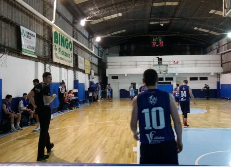 El resultado final fue 61-74.