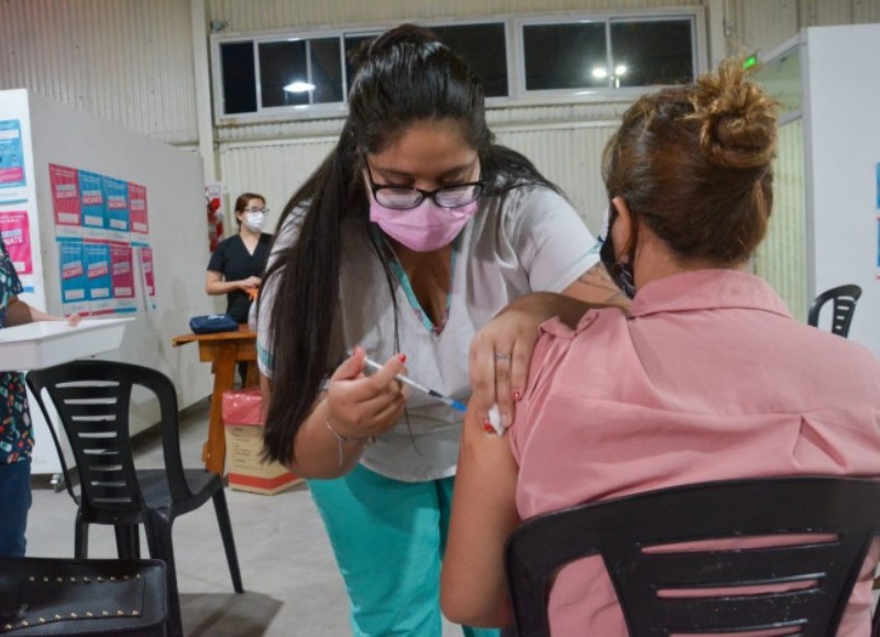 La Secretaria de Salud de la Municipalidad de Berisso informa a la comunidad que, este viernes 25 de febrero, de 20:00 a 24:00 horas, se llevará a cabo una nueva edición de "Noche de las Vacunas".