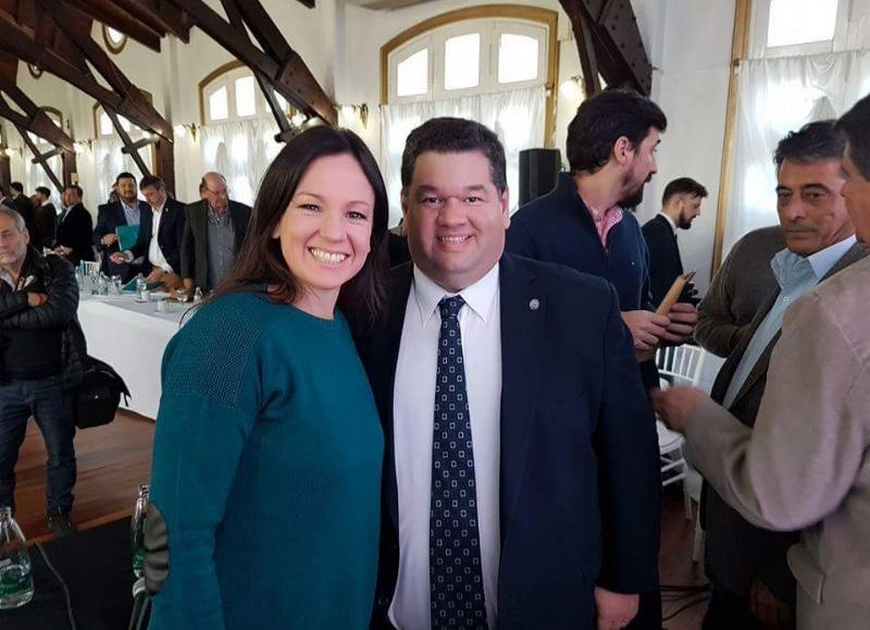 El alcalde de Berisso junto a la ministra de Desarrollo Social de la Nación, Carolina Stanley.