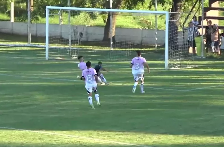 Meza anotó el único gol.