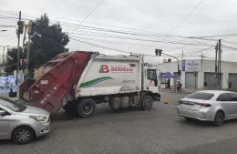 Tragedia vial: murió un hombre atropellado por un camión recolector de residuos
