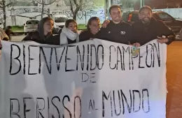De Berisso al mundo: Lautaro Flamini regresó como campeón y fue recibido a puro festejo
