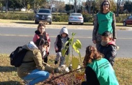 Jornada de plantación y cartelería a cargo de VACHUG