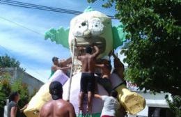 Los chicos y chicas de Tomar Conciencia tienen a Krusty  listo para ser quemado