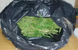 Fue identificado en la vía pública y llevaba más de un kilo de marihuana