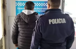 Se presentó en el Juzgado de Faltas con una licencia de conducir apócrifa y terminó demorado