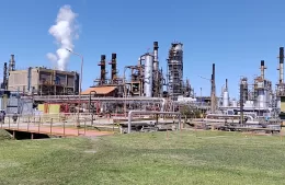 YPF logró un récord histórico de producción de naftas en la refinería de Ensenada