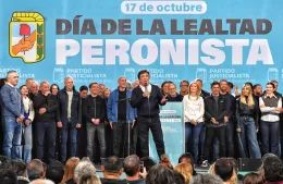 Axel Kicillof y Fernando Espinoza encabezaron un acto multitudinario en el Día de la Lealtad Peronista