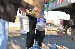 Jornada solidaria: distribución de agua en Los Talas ante la ola de calor