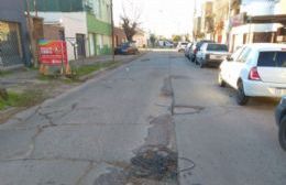 Vecinos de calle 158, desolados: “Nos hicieron un amague de reparación”