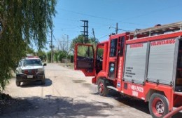 Momentos de tensión por el incendio de tres casas en Villa Progreso