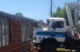 Camión de la Municipalidad se incrustó en una casa