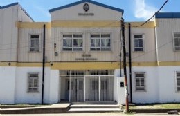 Inadmisible ataque a edificio escolar: lo dejaron sin agua, sin comedor y sin clases