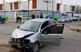 Violento choque entre dos autos en 16 y 162