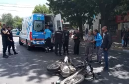 Accidente: Motociclista hospitalizado y conductor del auto prófugo