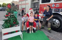 Bomberos solidarios: Papá Noel en la bajadita