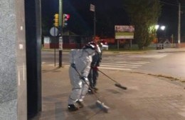 Desinfección con cloro en cajeros y adyacencias del Hospital