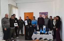 Berisso entregó equipamiento a las escuelas municipales de boxeo