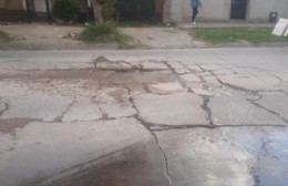 Villa Nueva: malestar y preocupación de vecinos por un bache