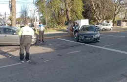 Colisión entre un Audi y un Ford Focus deja una persona herida