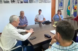 Reunión con vecinos propietarios de caballos por casos sospechosos de encefalitis equina