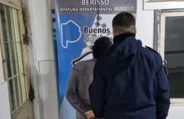 Sujeto detenido por desobediencia, violación de domicilio y amenazas