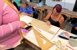 Siguen las clases del taller de costura “Entre telas”