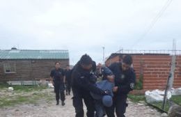 Pelea vecinal, intento de fuga y resistencia a la autoridad