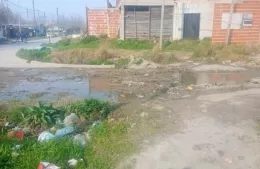 Vecinos de Villa Nueva reclaman la reparación de un bache