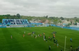 Villa San Carlos hizo delirar al Genacio: victoria agónica ante Arsenal