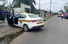 Choque entre colectivo y un taxi en 17 y 159