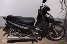 Apuntó con un arma a la policía y se dio a la fuga: es intensamente buscado