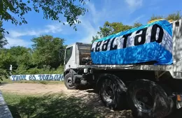 Las 62 Organizaciones Peronistas llevaron agua potable a Los Talas en una jornada solidaria