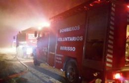 Cinco horas de trabajo para sofocaron un incendio en calle 38