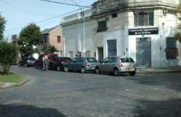 Chocó tres autos mientras intentaba estacionar en 9 y 165