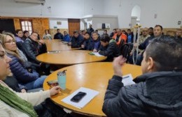 Trabajadores municipales continúan con la medida de fuerza: "Por nuestros derechos"