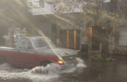 Vecinos en vilo por las fuertes lluvias y el granizo