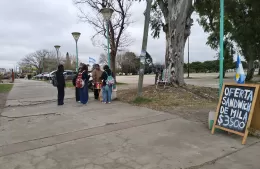 Un puesto de sándwiches de milanesa pensado para estudiantes