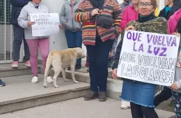 Abrazo simbólico a la Escuela Secundaria N° 4 y Primaria N° 25