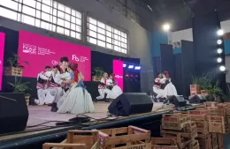 La Fiesta del Vino de la Costa al ritmo de las colectividades: bailes típicos y aplausos