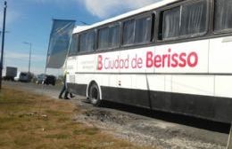 Un micro de la comuna demorado en Villa Elisa, sin papeles ni tarjeta verde