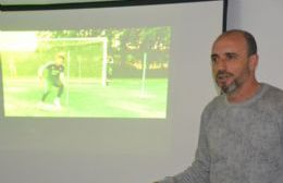 Gustavo Piñero brindó una capacitación en el curso de director técnico infanto-juvenil