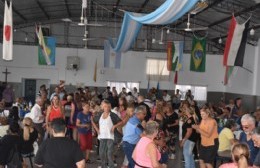 A todo ritmo, cerró la Colonia Municipal para adultos mayores