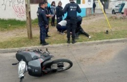 Motociclista evadió un control, se dio a la fuga y cayó sobre el asfalto