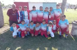 Categoría 2011 de Saladero organiza bingo para juntar fondos y viajar a un torneo en la Costa