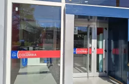 Denuncia por falta de empatía hacia jubilados en el punto de cobro Efectivo Sí
