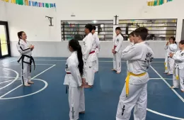 Clases de la Escuela Municipal de Taekwon-do ITF en el Centro Cultural y Polideportivo Papa Francisco