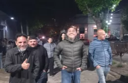 Mincarelli pidió unidad al peronismo desde la calle Nueva York y dejó abierta la puerta a una candidatura en 2027